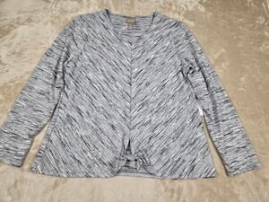 Chico's Gray White Space Dye V-neck